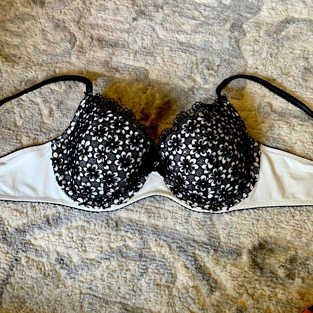 Victoria’s Secret Flower Bra 36B